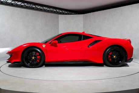 Ferrari 488 Pista FULL FSH. CARBON FIBRE INT & PACK. LIFT. TWO-TONE LIVERY. 8