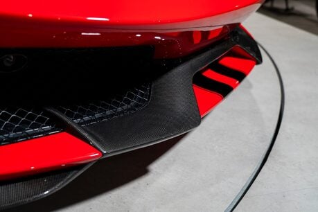 Ferrari 488 Pista FULL FSH. CARBON FIBRE INT & PACK. LIFT. TWO-TONE LIVERY. 27