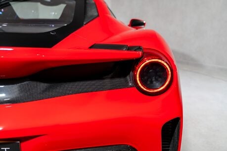 Ferrari 488 Pista FULL FSH. CARBON FIBRE INT & PACK. LIFT. TWO-TONE LIVERY. 33
