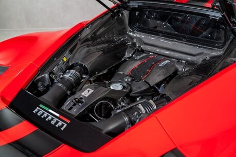 Ferrari 488 Pista FULL FSH. CARBON FIBRE INT & PACK. LIFT. TWO-TONE LIVERY. 36