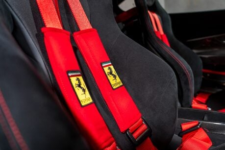 Ferrari 488 Pista FULL FSH. CARBON FIBRE INT & PACK. LIFT. TWO-TONE LIVERY. 16