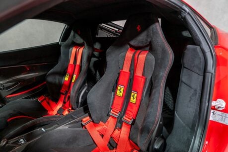 Ferrari 488 Pista FULL FSH. CARBON FIBRE INT & PACK. LIFT. TWO-TONE LIVERY. 13