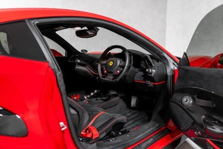 Ferrari 488 Pista FULL FSH. CARBON FIBRE INT & PACK. LIFT. TWO-TONE LIVERY. 11