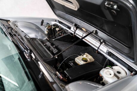 Lotus Esprit SPORT 350. 1 OF 42 RHD. SUPERB EXAMPLE. COMPREHENSIVE HISTORY. FRONT PPF 46