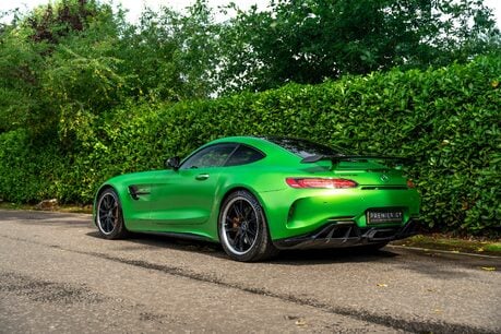 Mercedes-Benz AMG GT R PREMIUM. CERAMIC BRAKES. AMG TRACK PACK. CARBON FIBRE TRIM. 3