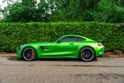 Mercedes-Benz AMG GT R PREMIUM. CERAMIC BRAKES. AMG TRACK PACK. CARBON FIBRE TRIM. 2