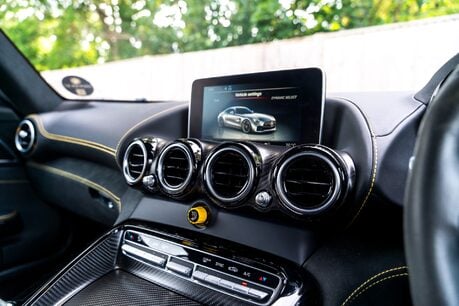 Mercedes-Benz AMG GT R PREMIUM. CERAMIC BRAKES. AMG TRACK PACK. CARBON FIBRE TRIM. 20