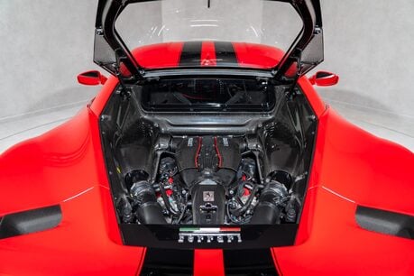 Ferrari 488 Pista FULL FSH. CARBON FIBRE INT & PACK. LIFT. TWO-TONE LIVERY. 35