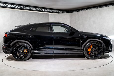 Lamborghini Urus V8 PERFORMANTE. FULL PPF. PANORAMIC ROOF. HEATED, COOLED & MASSAGE SEATS. 7