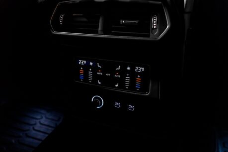 Lamborghini Urus V8 PERFORMANTE. FULL PPF. PANORAMIC ROOF. HEATED, COOLED & MASSAGE SEATS. 59