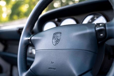 Porsche 911 CARRERA. SUPERB EXAMPLE. TIPTRONIC. SPORTS SEATS. 11