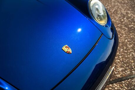 Porsche 911 CARRERA. SUPERB EXAMPLE. TIPTRONIC. SPORTS SEATS. 4