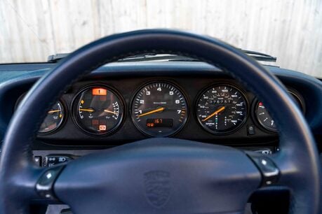 Porsche 911 CARRERA. SUPERB EXAMPLE. TIPTRONIC. SPORTS SEATS. 13