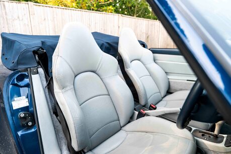Porsche 911 CARRERA. SUPERB EXAMPLE. TIPTRONIC. SPORTS SEATS. 7