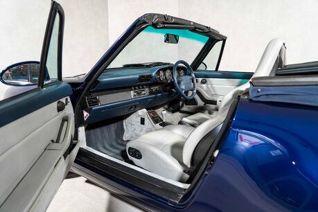 Porsche 911 CARRERA. SUPERB EXAMPLE. TIPTRONIC. SPORTS SEATS. 14