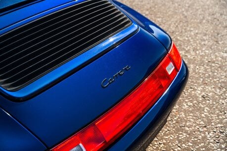 Porsche 911 CARRERA. SUPERB EXAMPLE. TIPTRONIC. SPORTS SEATS. 5
