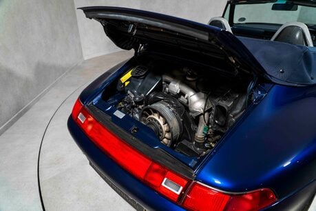 Porsche 911 CARRERA. SUPERB EXAMPLE. TIPTRONIC. SPORTS SEATS. 46