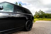 Land Rover Range Rover HSE. DEPLOYABLE SIDE STEPS. SHADOW PACK. PANO ROOF. HEATED & COOLED SEATS. 4