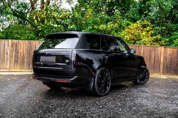 Land Rover Range Rover HSE. DEPLOYABLE SIDE STEPS. SHADOW PACK. PANO ROOF. HEATED & COOLED SEATS. 1