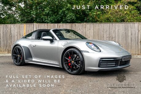 Porsche 911 TARGA 4S. SPORTS CHRONO. SPORTS EXHAUST. BOSE. HEATED STEERING WHEEL. 1