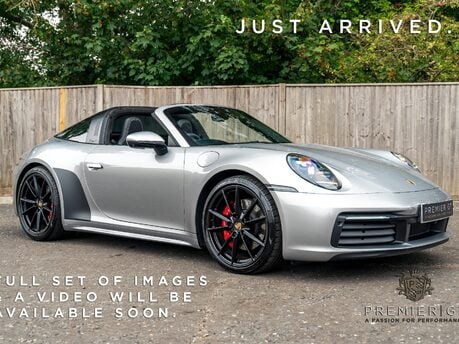 Porsche 911 TARGA 4S. SPORTS CHRONO. SPORTS EXHAUST. BOSE. HEATED STEERING WHEEL. 