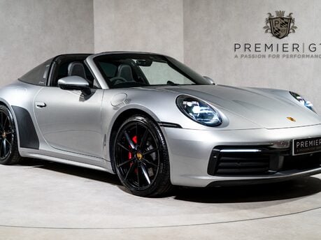 Porsche 911 TARGA 4S. SPORTS CHRONO. SPORTS EXHAUST. BOSE. HEATED STEERING WHEEL. 