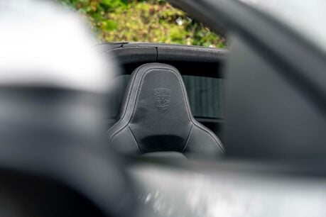 Porsche 911 TARGA 4S. SPORTS CHRONO. SPORTS EXHAUST. BOSE. HEATED STEERING WHEEL. 14