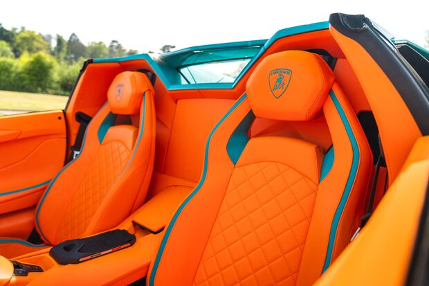 Lamborghini Aventador S ROADSTER. ONE OF ONE SPEC. AD PERSONAM. CARBON EXT. LIFT 2