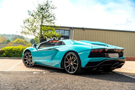Lamborghini Aventador S ROADSTER. ONE OF ONE SPEC. AD PERSONAM. CARBON EXT. LIFT 13