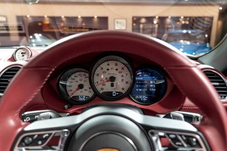 Porsche 718 BOXSTER 25 YEARS PDK. MASSIVE SPEC. SPORTS CHRONO. BOSE. HEATED SEATS. 55