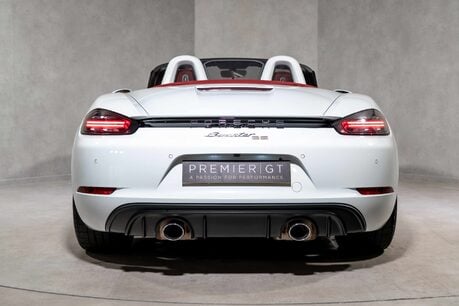 Porsche 718 BOXSTER 25 YEARS PDK. MASSIVE SPEC. SPORTS CHRONO. BOSE. HEATED SEATS. 5