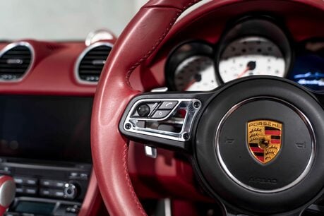 Porsche 718 BOXSTER 25 YEARS PDK. MASSIVE SPEC. SPORTS CHRONO. BOSE. HEATED SEATS. 37