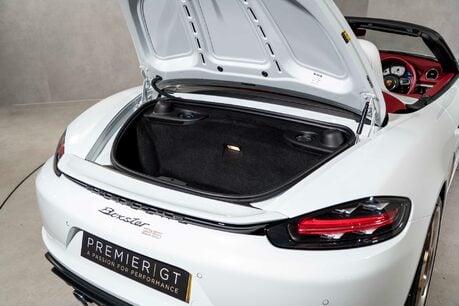Porsche 718 BOXSTER 25 YEARS PDK. MASSIVE SPEC. SPORTS CHRONO. BOSE. HEATED SEATS. 66