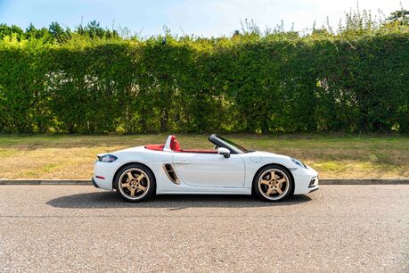 Porsche 718 BOXSTER 25 YEARS PDK. MASSIVE SPEC. SPORTS CHRONO. BOSE. HEATED SEATS. 2