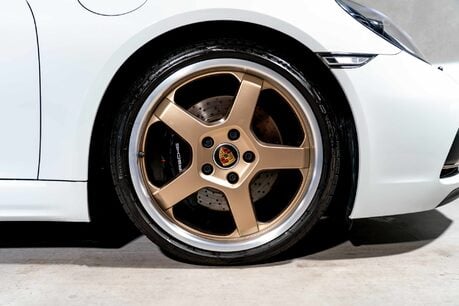 Porsche 718 BOXSTER 25 YEARS PDK. MASSIVE SPEC. SPORTS CHRONO. BOSE. HEATED SEATS. 12