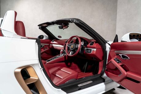 Porsche 718 BOXSTER 25 YEARS PDK. MASSIVE SPEC. SPORTS CHRONO. BOSE. HEATED SEATS. 14