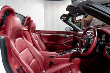 Porsche 718 BOXSTER 25 YEARS PDK. MASSIVE SPEC. SPORTS CHRONO. BOSE. HEATED SEATS. 21