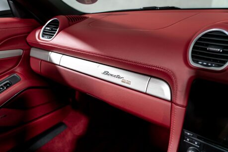 Porsche 718 BOXSTER 25 YEARS PDK. MASSIVE SPEC. SPORTS CHRONO. BOSE. HEATED SEATS. 41