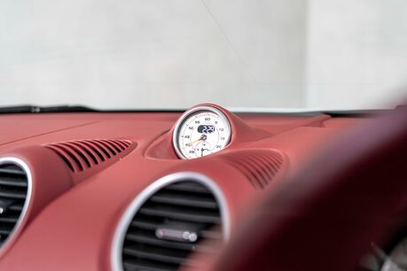 Porsche 718 BOXSTER 25 YEARS PDK. MASSIVE SPEC. SPORTS CHRONO. BOSE. HEATED SEATS. 59