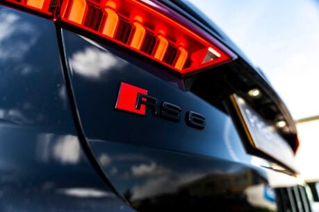 Audi RS6 AVANT TFSI QUATTRO CARBON BLACK. FULL ASH. BLACK PACKAGE PLUS. RS PACKAGE. 12