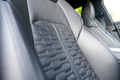 Audi RS6 AVANT TFSI QUATTRO CARBON BLACK. FULL ASH. BLACK PACKAGE PLUS. RS PACKAGE. 9