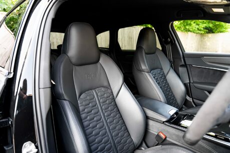 Audi RS6 AVANT TFSI QUATTRO CARBON BLACK. FULL ASH. BLACK PACKAGE PLUS. RS PACKAGE. 5