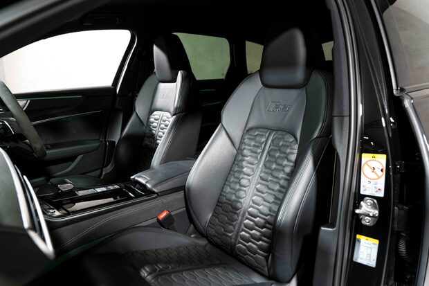Audi RS6 AVANT TFSI QUATTRO CARBON BLACK. FULL ASH. BLACK PACKAGE PLUS. RS PACKAGE. 4