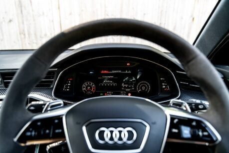 Audi RS6 AVANT TFSI QUATTRO CARBON BLACK. FULL ASH. BLACK PACKAGE PLUS. RS PACKAGE. 17