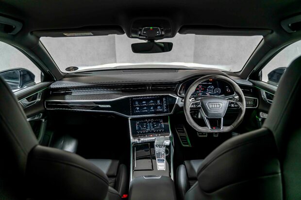 Audi RS6 AVANT TFSI QUATTRO CARBON BLACK. FULL ASH. BLACK PACKAGE PLUS. RS PACKAGE. 2