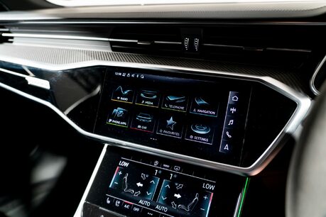 Audi RS6 AVANT TFSI QUATTRO CARBON BLACK. FULL ASH. BLACK PACKAGE PLUS. RS PACKAGE. 32