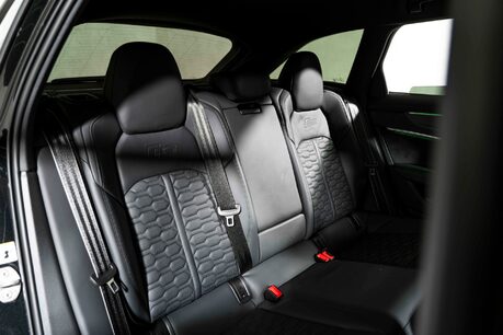 Audi RS6 AVANT TFSI QUATTRO CARBON BLACK. FULL ASH. BLACK PACKAGE PLUS. RS PACKAGE. 22