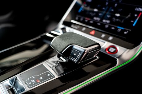 Audi RS6 AVANT TFSI QUATTRO CARBON BLACK. FULL ASH. BLACK PACKAGE PLUS. RS PACKAGE. 27