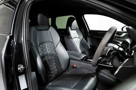 Audi RS6 AVANT TFSI QUATTRO CARBON BLACK. FULL ASH. BLACK PACKAGE PLUS. RS PACKAGE. 16