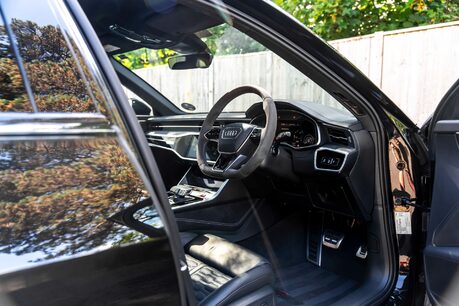 Audi RS6 AVANT TFSI QUATTRO CARBON BLACK. FULL ASH. BLACK PACKAGE PLUS. RS PACKAGE. 3